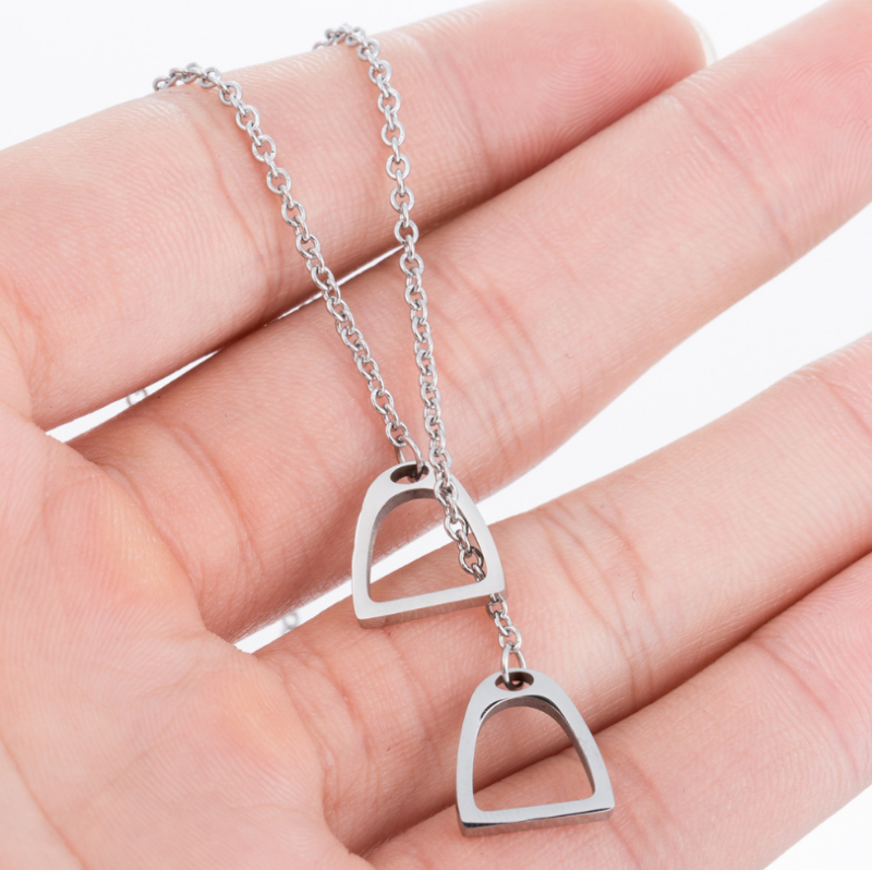Simple Gift Jewelry Double Horse Stirrup Lariat Pendant Necklace for Your Friends with Chain