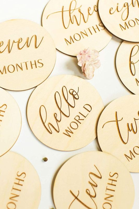En 71 Baby Monthly Milestone Wooden Engraved Photo Props Discs Cards Baby Boy Girl Baby Shower Newborn Gifts Kids Age Pictures