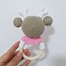 Wholesales 100% Handmade Knitted Natural Wooden Teething Ring Crochet Teether Toy Deer Rattle for Baby
