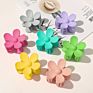 Hc089B Variety Colors Matte Plastic Sweet Cute Kids Flower Small Hair Claw Clips Mini Sweet Girl Flower Shaped Hair Crab