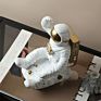 Wholesales Resin Astronaut Figurine Bookend Library Decoration Sculpture for Promotional