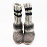 FELT SHOES AND SLIPPERS