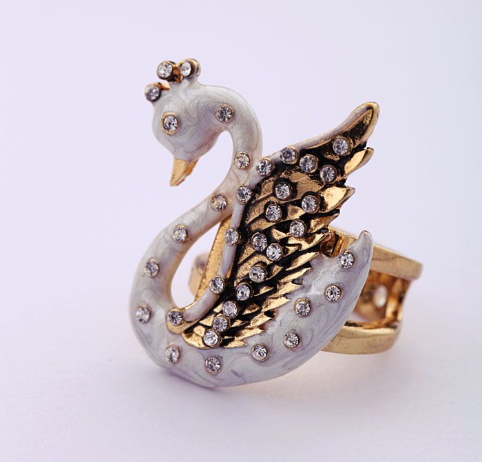 Jz0032 Vintage Enamel White Swan Bird Crystal Pave Gold Plated Finger Female Jewelry Ring for Women