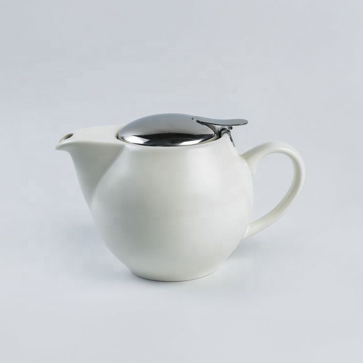 Tea pot