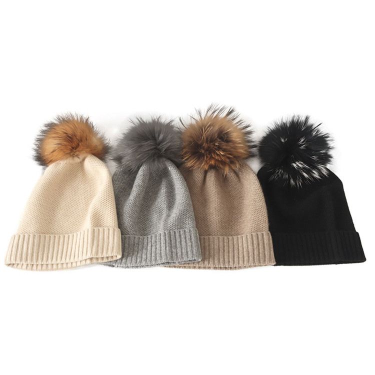 Latest Style Lovely Black Knitted Beanie Hats with Fur Pom Pom