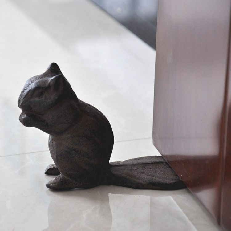 Metal Handicrafts Decorative Cast Iron Squirrel Door Stop for Home Decoration