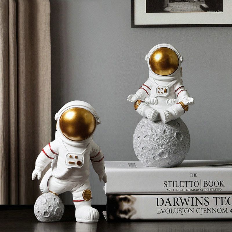 Astronaut Statues Sculpture Home Tabletop Decoration Birthday Gift Astronaut Theme Decoration