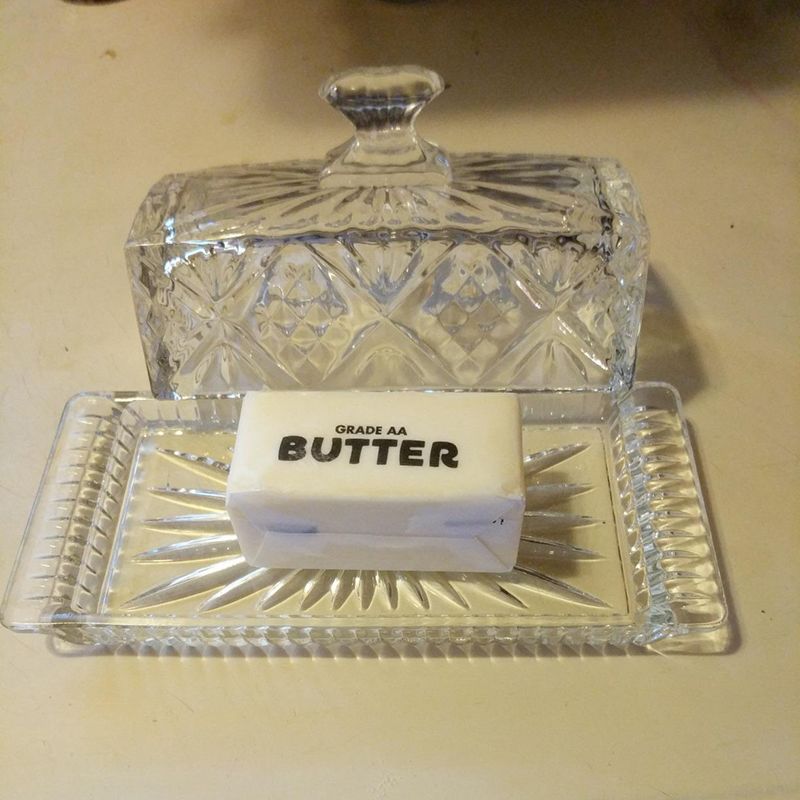 Customized Crystal Covered 2-Piece Design Butter Keeper Storage Dublin Glass Butter Dish with Handled Lid