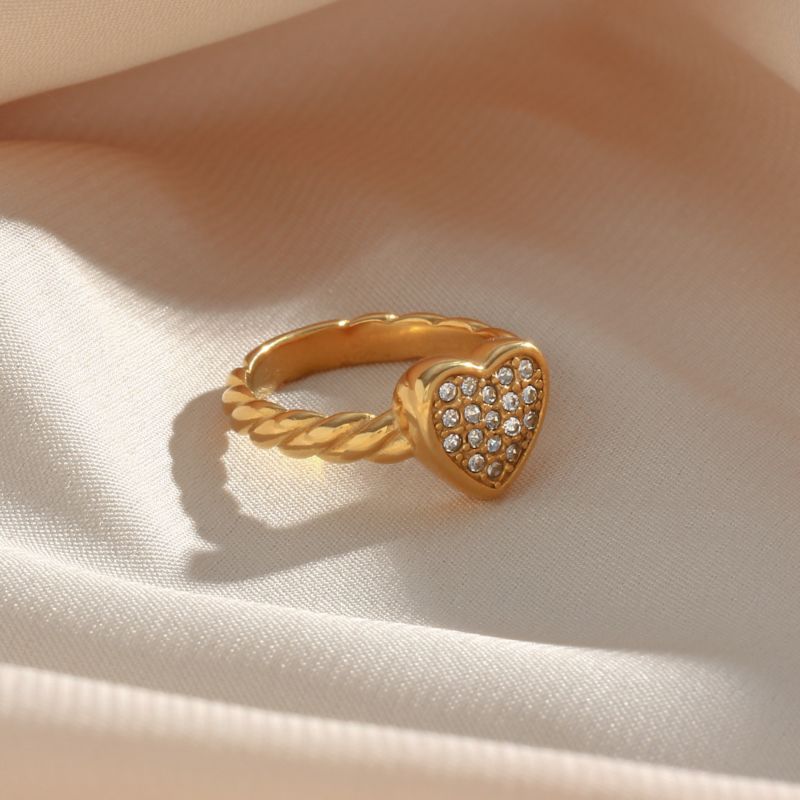Jewelry Twisted Wedding Band Tarnish Free Stainless Steel Gold Heart Shaped Diamond Ring for Women