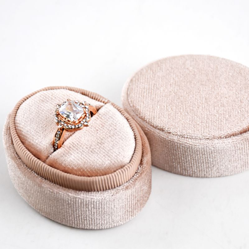 Luxury Champagne Color Oval Velvet Ring Boxes Grey Jewelry Wedding Proposal Gift Box for Ring Packaging