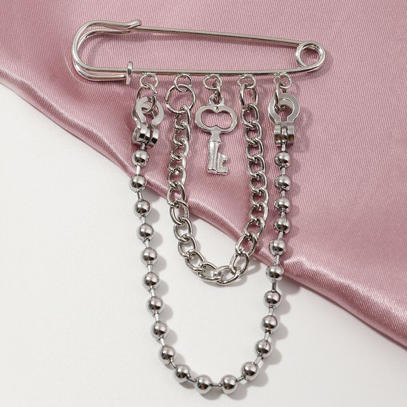 Retro Silver Punk Pins Key Multilayer Chain Metal Brooch for Women Man Hip Hop Long Chain Coat Accessories Brooch