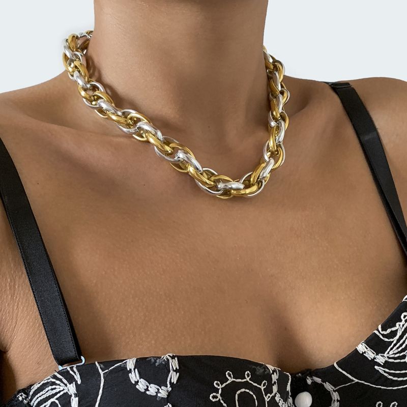 Simple Hollow Out Women's Short Clavicle Chain Geometric Color Splicing Twist Chain Necklace Suitable for All Place