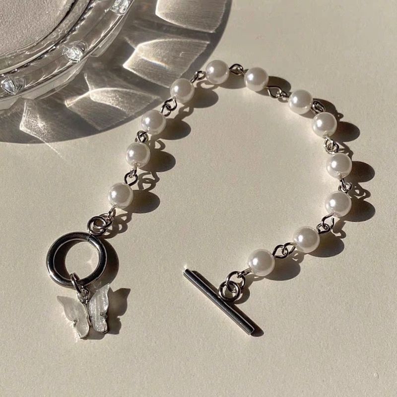 Simple Vintage Butterfly Pendant Bracelet Freshwater Pearl Beaded Bracelet for Woman Girl