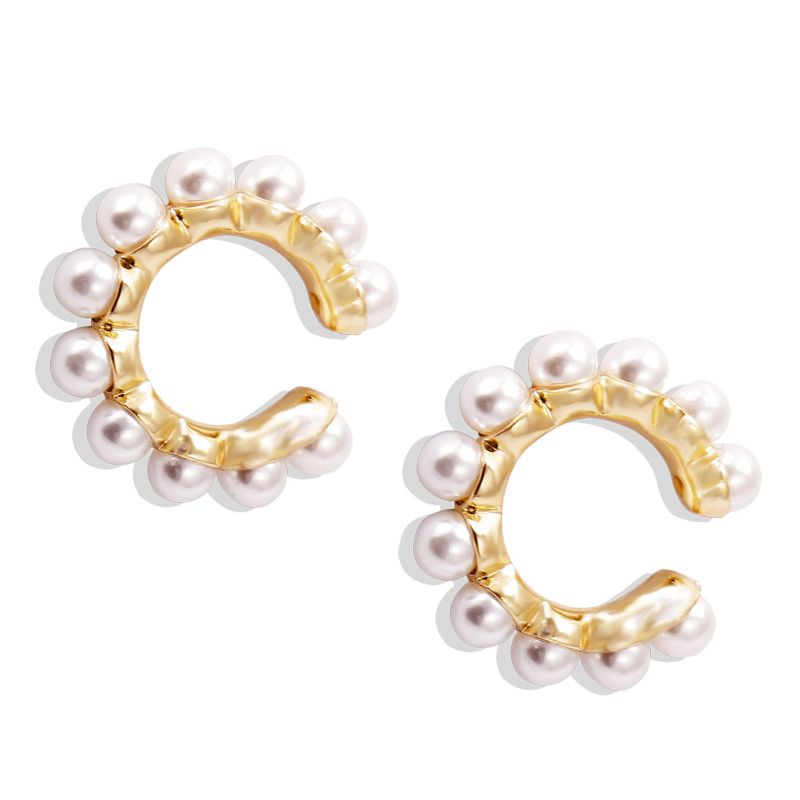 Women Pearl Ear Cuff Earring Bohemian Natural Freshwater Circle Small Clip on Earring No Piercing Fake Cartilage Earring