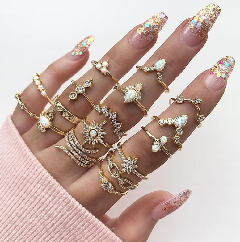 Boho Vintage Gold Star Knuckle Rings for Women Boho Crystal Star Crescent Geometric Female Finger Rings Set Jewelry