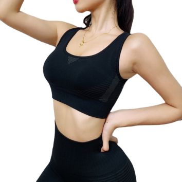 New Women Athletic Wear Two Tone Top Short Sleeve Shirt And Fitness Short  Yoga Wear Set - China Wholesale Yoga Wear $18.2 from Yiwu Binlong Trading  Co., Ltd.