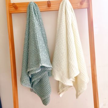 Waffle Blankets Made 100% Cotton, Soft Feel Waffle Weave Blankets