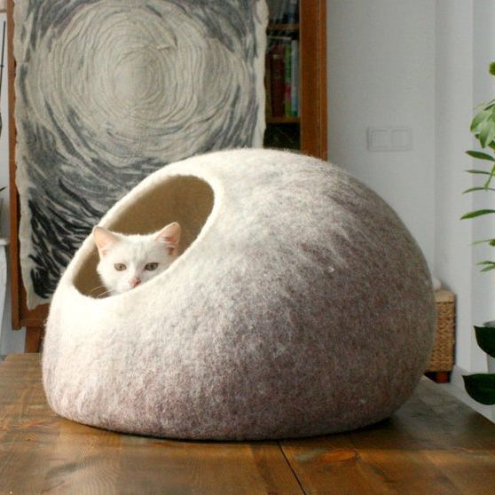 Cat Wool Cave.Deluxe Pet Bed.Cat House Pet Materials: 100% Merino Wool